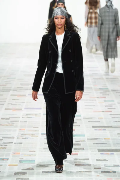 Look 35
